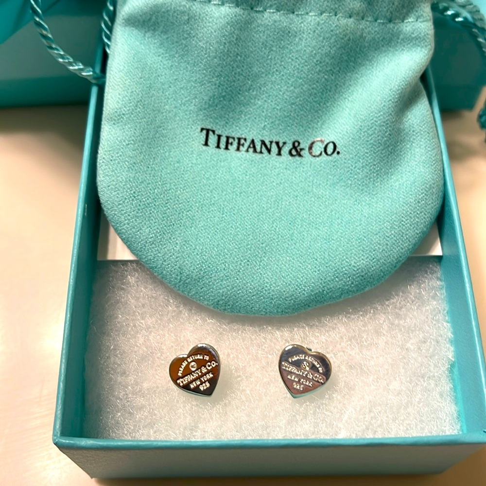 NEW in Box - Return To Tiffany Heart Tag Earrings, mini with diamonds - SS